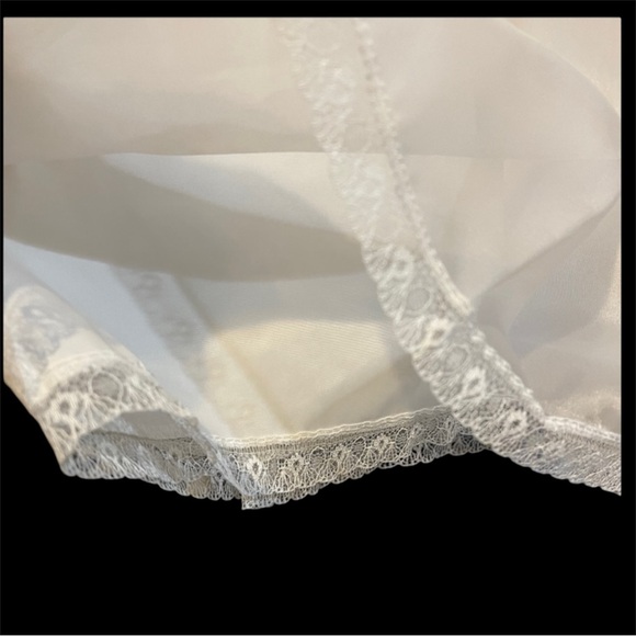 NEW Vintage Satin & Lace Christening Gown & Bonnet 6/9 Months  Infant Girls NWOT - Picture 6 of 7